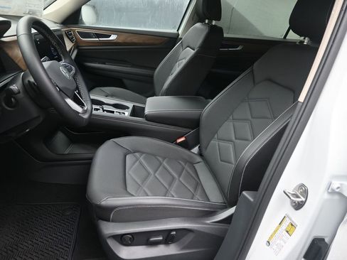 New 2026 Volkswagen Atlas SE FWD image 15