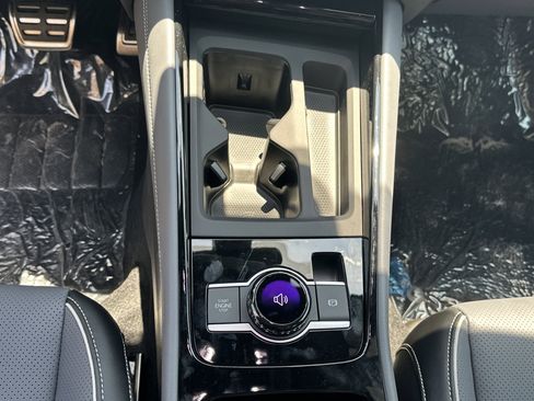 New 2026 Volkswagen Tiguan SEL R-Line AWD/4WD image 17