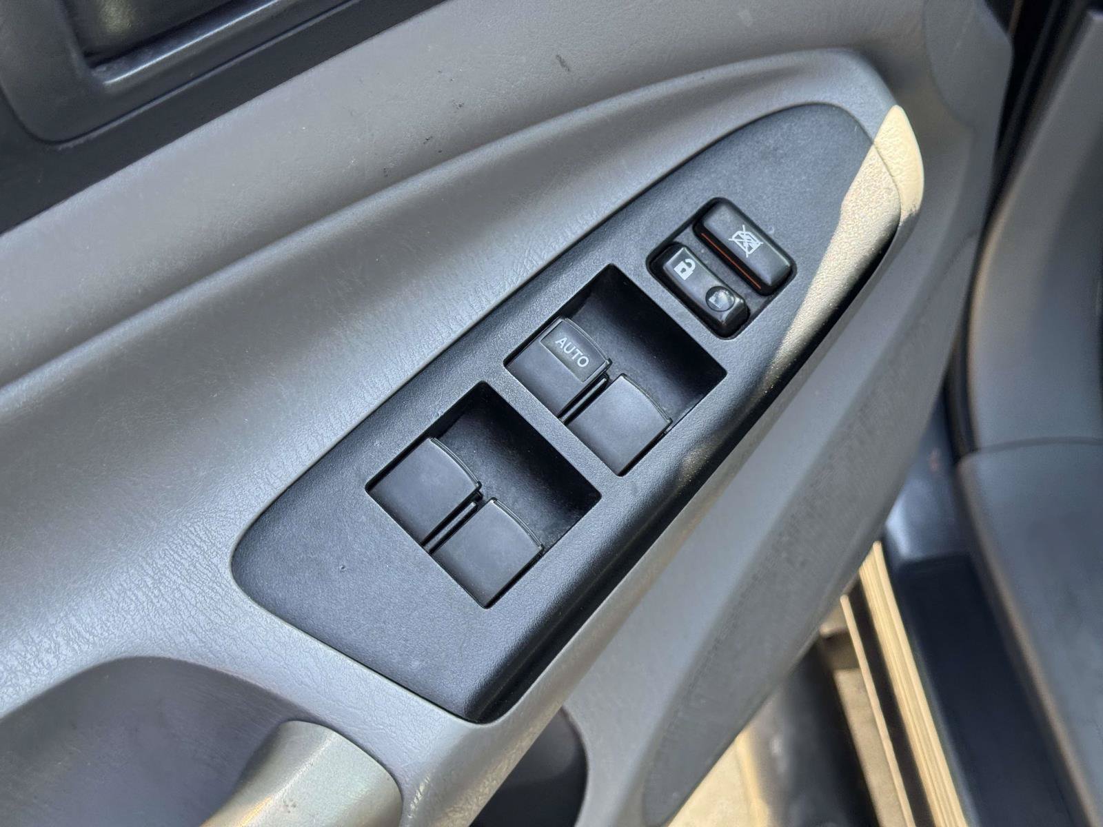 Used 2015 Toyota Tacoma 4x4 Double Cab w/ TRD Off-Road Package image 14