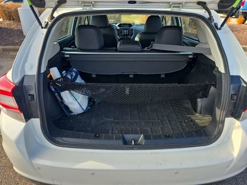 Used 2017 Subaru Impreza 2.0i Limited image 13