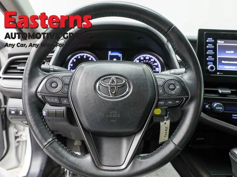 Used 2024 Toyota Camry SE image 10