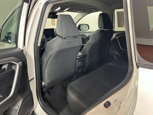 Used 2025 Toyota RAV4 LE AWD/4WD image 12