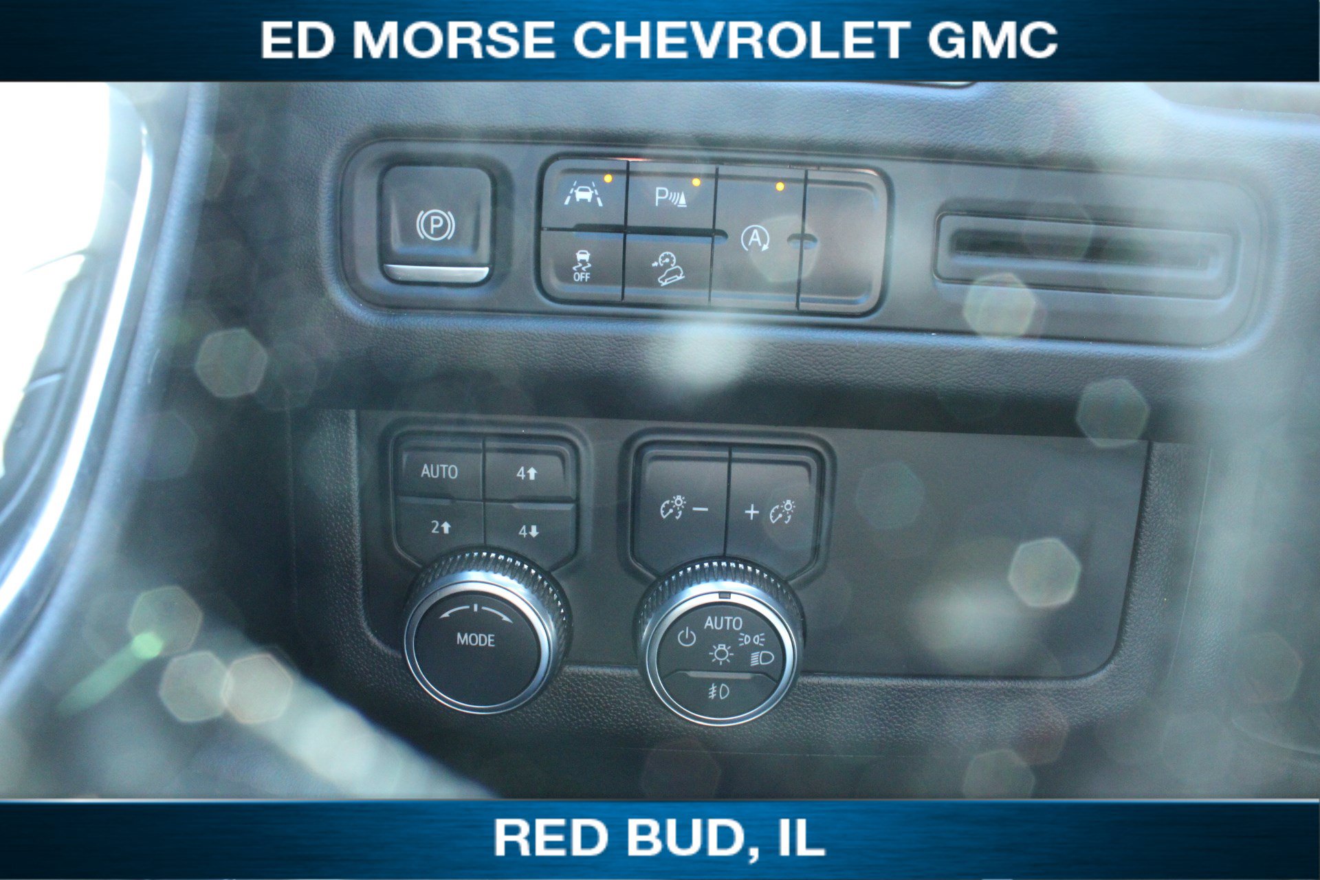 Used 2024 GMC Yukon AT4 AWD/4WD image 14