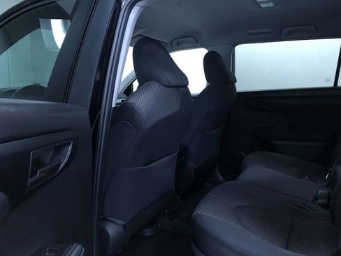 Certified 2023 Toyota Highlander L image 18