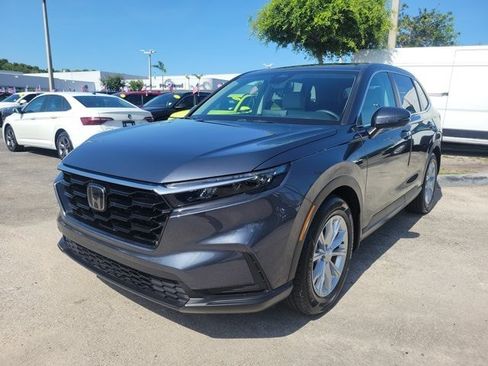 Used 2025 Honda CR-V EX image 3