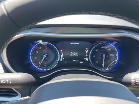 Used 2026 Chrysler Pacifica Select FWD image 27