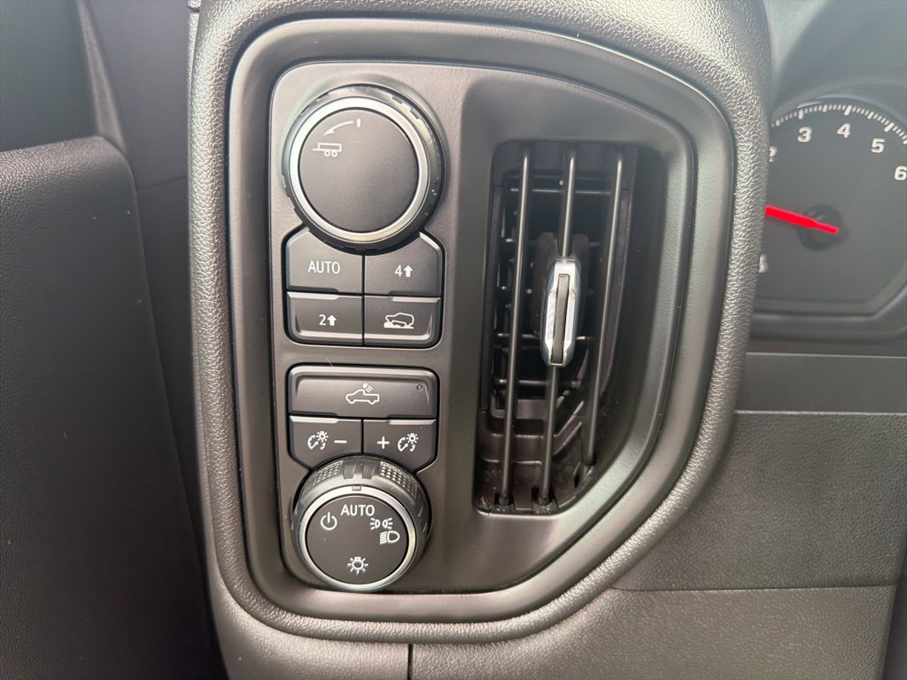 Used 2023 Chevrolet Silverado 1500 W/T w/ Trailering Package AWD/4WD image 19