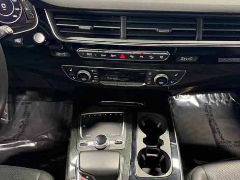 Used 2019 Audi Q7 3.0T Prestige w/ Prestige Package AWD/4WD image 3