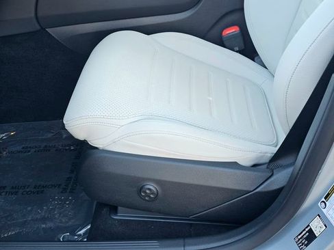 New 2026 Mercedes-Benz GLC 350e 4MATIC image 18