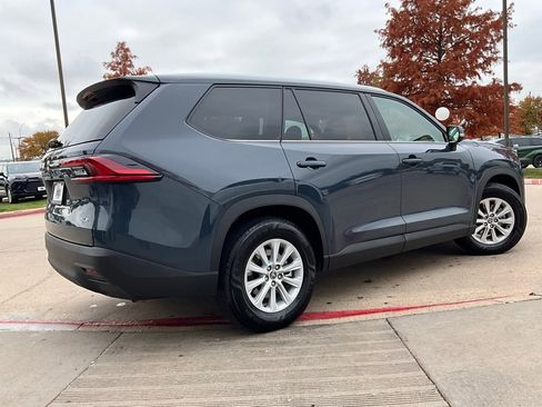 Used 2025 Toyota Grand Highlander FWD image 6