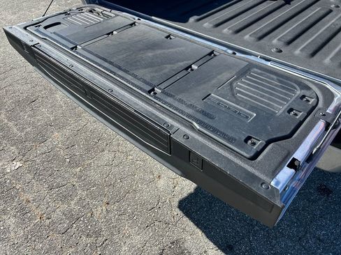 Used 2022 Ford F150 Lariat image 32