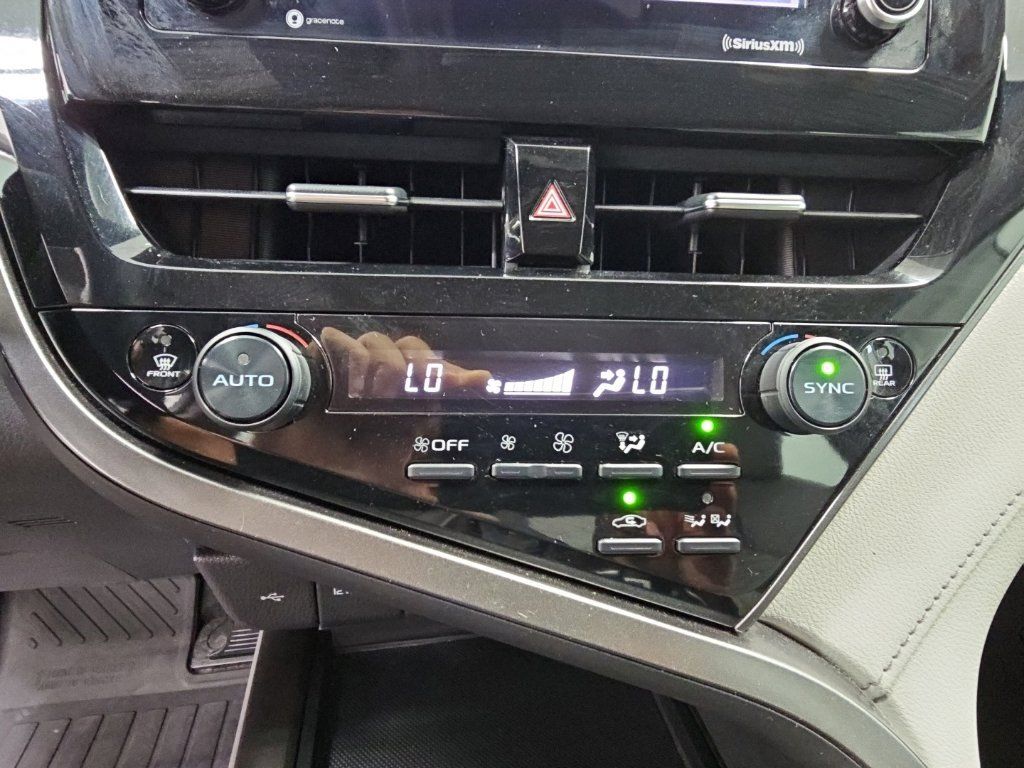 Used 2021 Toyota Camry SE FWD image 18