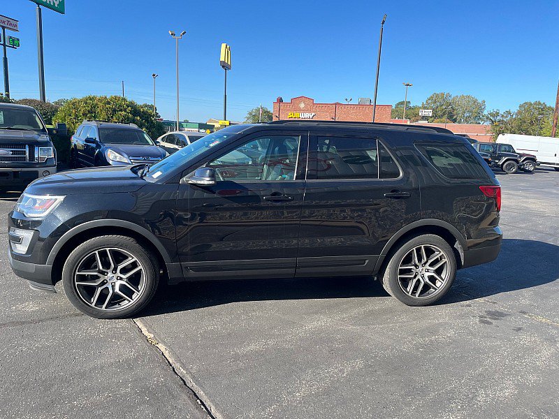 Used 2017 Ford Explorer Sport w/ Equipment Group 401A AWD/4WD image 5