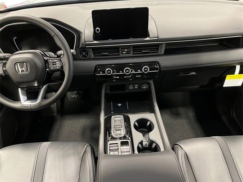 New 2025 Honda Pilot Touring image 20