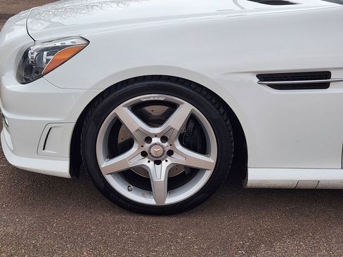 Certified 2016 Mercedes-Benz SLK 300 image 9
