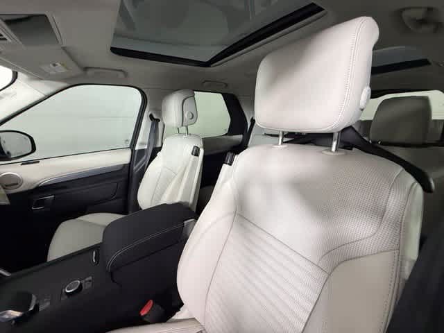 New 2026 Land Rover Discovery Limited Edition AWD/4WD image 20