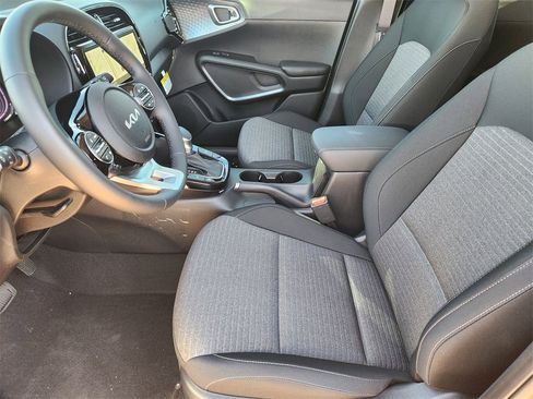 New 2025 Kia Soul EX image 9