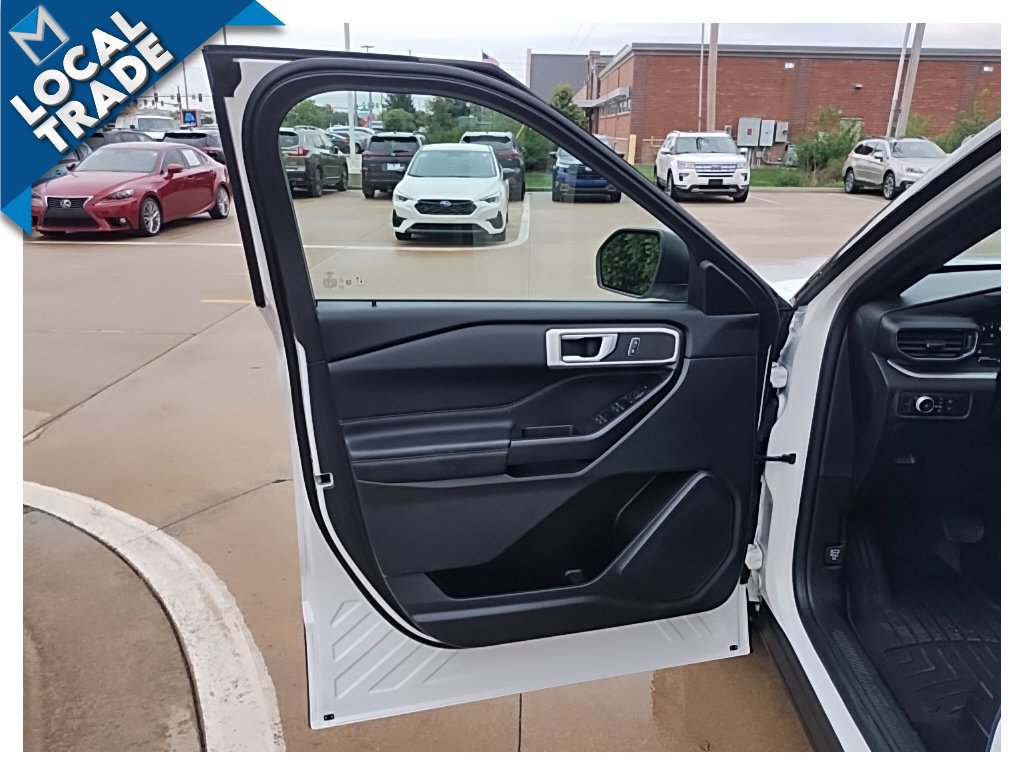 Used 2020 Ford Explorer XLT w/ Equipment Group 202A AWD/4WD image 14