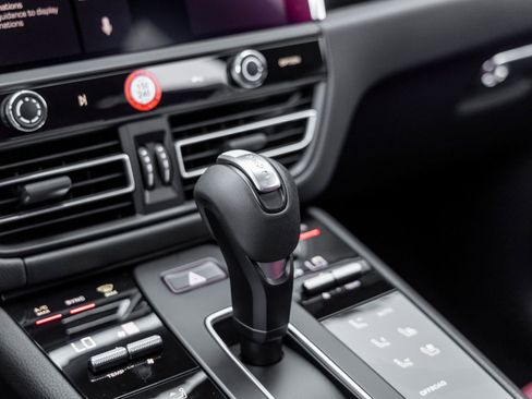 New 2026 Porsche Macan S image 33