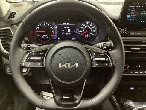 Used 2023 Kia Seltos SX w/ SX Sunroof Package image 13