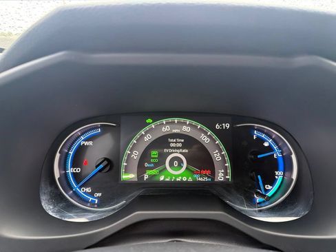 Used 2025 Toyota RAV4 SE AWD/4WD image 28