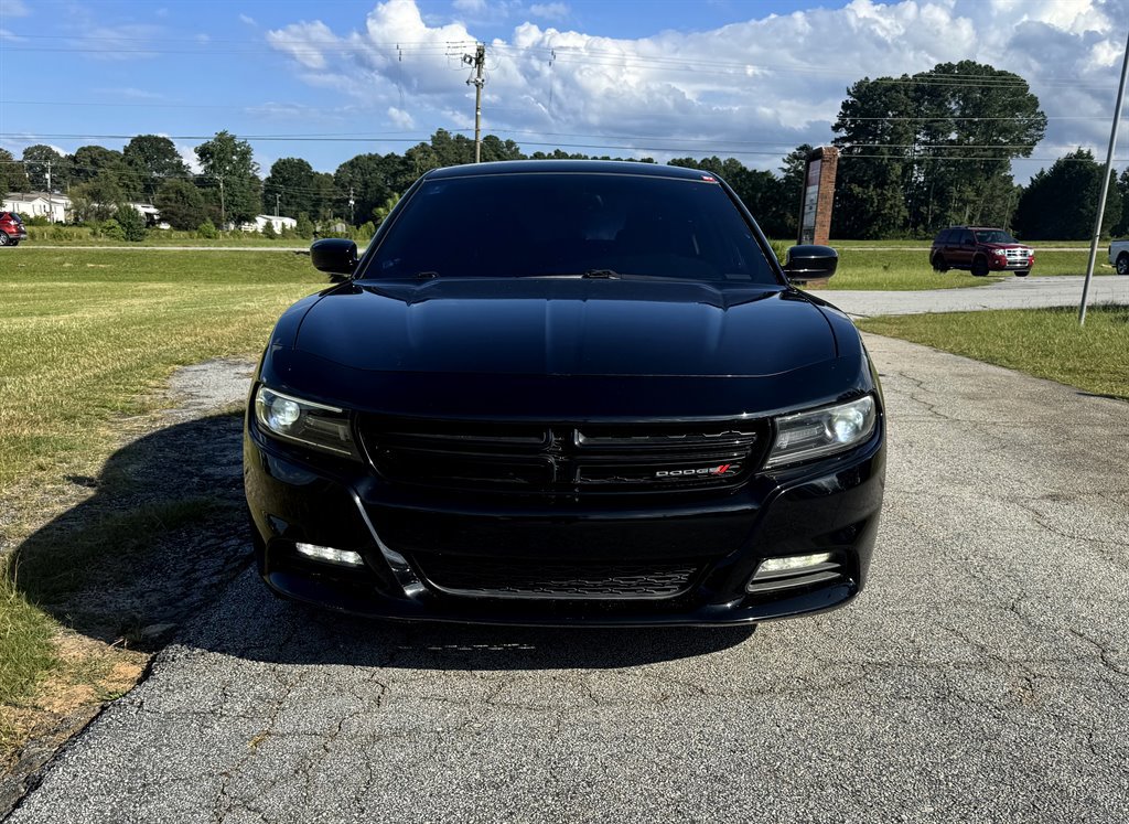 Used 2015 Dodge Charger R/T RWD image 2