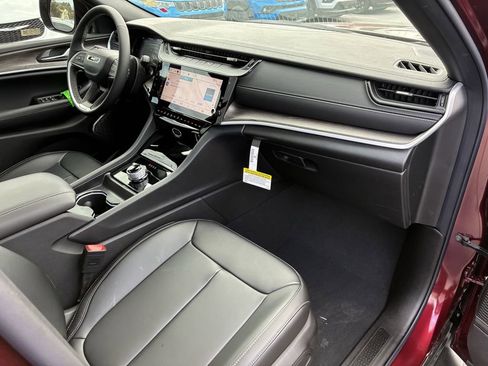 New 2026 Jeep Grand Cherokee Limited w/ Limited Altitude Package RWD image 36