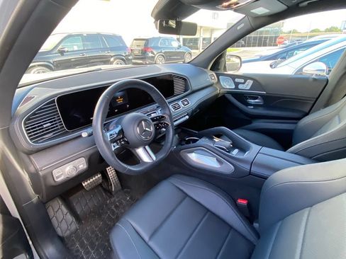 Used 2025 Mercedes-Benz GLS 450 4MATIC image 8