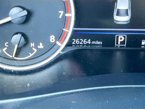 Used 2023 Nissan Altima 2.5 SV FWD image 12