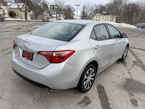 Used 2017 Toyota Corolla LE image 5