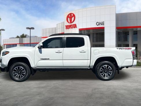 Certified 2020 Toyota Tacoma TRD Sport w/ Technology Package AWD/4WD image 9