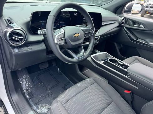 Certified 2025 Chevrolet Equinox LT FWD image 13
