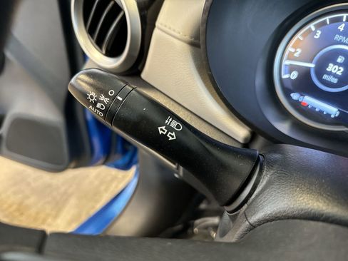 Used 2021 Nissan Versa SV image 14