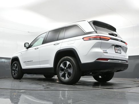 Used 2022 Jeep Grand Cherokee Limited 4xe w/ Luxury Tech Group II AWD/4WD image 46