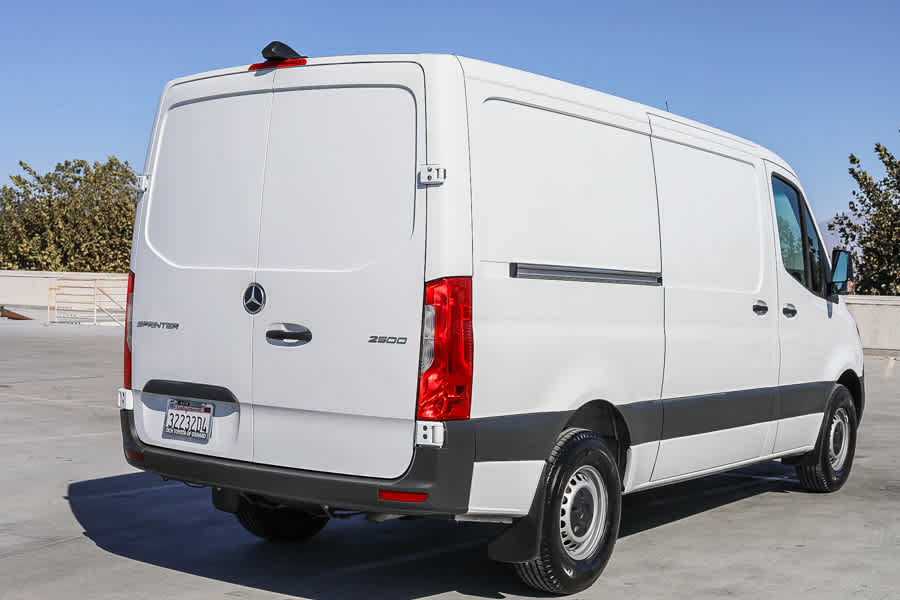 Used 2024 Mercedes-Benz Sprinter 2500 image 5