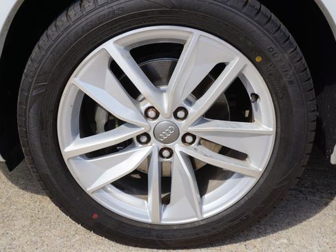 Used 2018 Audi Q3 2.0T Premium w/ Convenience Package image 9