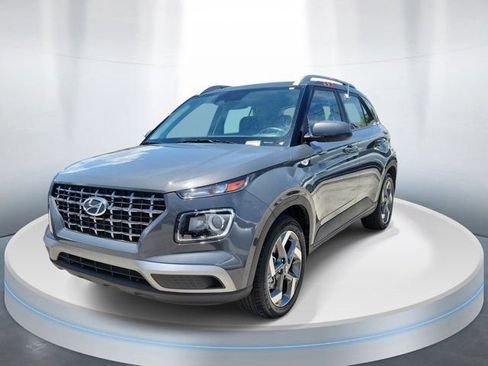 Certified 2025 Hyundai Venue SEL FWD image 2