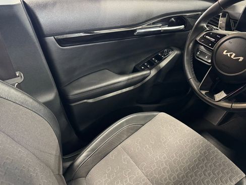Used 2024 Kia Seltos S AWD/4WD image 38