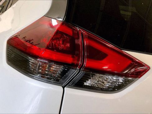 Used 2020 Nissan Rogue SL image 33