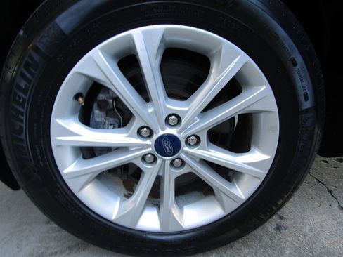 Used 2017 Ford Escape SE AWD/4WD image 36