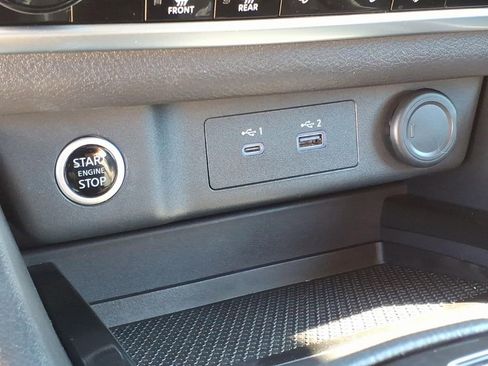 Used 2022 Nissan Rogue SV image 17