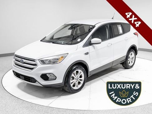 Used 2019 Ford Escape SE image 1
