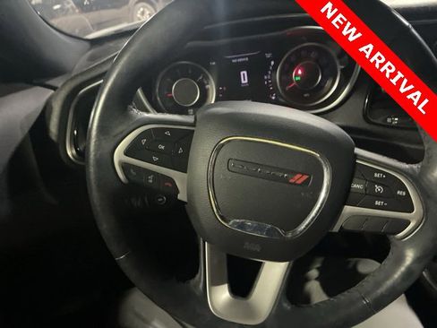 Used 2015 Dodge Challenger SXT Plus image 10