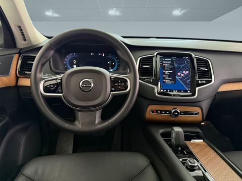 Used 2025 Volvo XC90 B6 Plus image 24