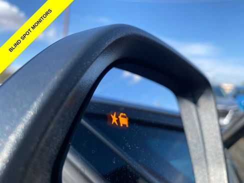 Used 2024 Chevrolet Equinox EV RS FWD image 16