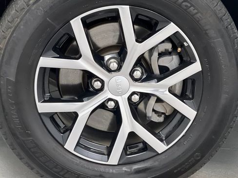 Used 2024 Jeep Grand Cherokee L Limited w/ Luxury Tech Group II image 80