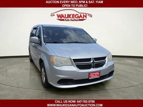 Used 2011 Dodge Grand Caravan Mainstreet w/ PWR Convenience Group FWD image 3