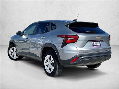 Used 2024 Chevrolet Trax LS FWD image 13