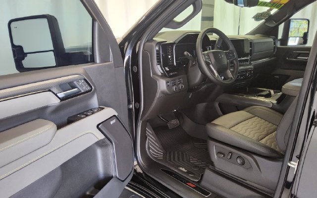 Used 2025 Chevrolet Silverado 2500 ZR2 w/ ZR2 Bison Edition AWD/4WD image 10