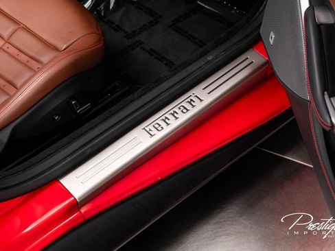 Used 2019 Ferrari Portofino image 43